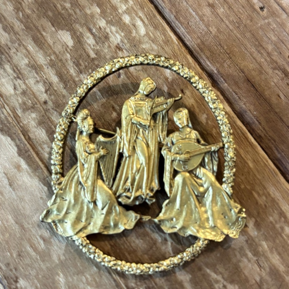 Vintage Museum of fine arts Gold Tone Brooch with Musicians